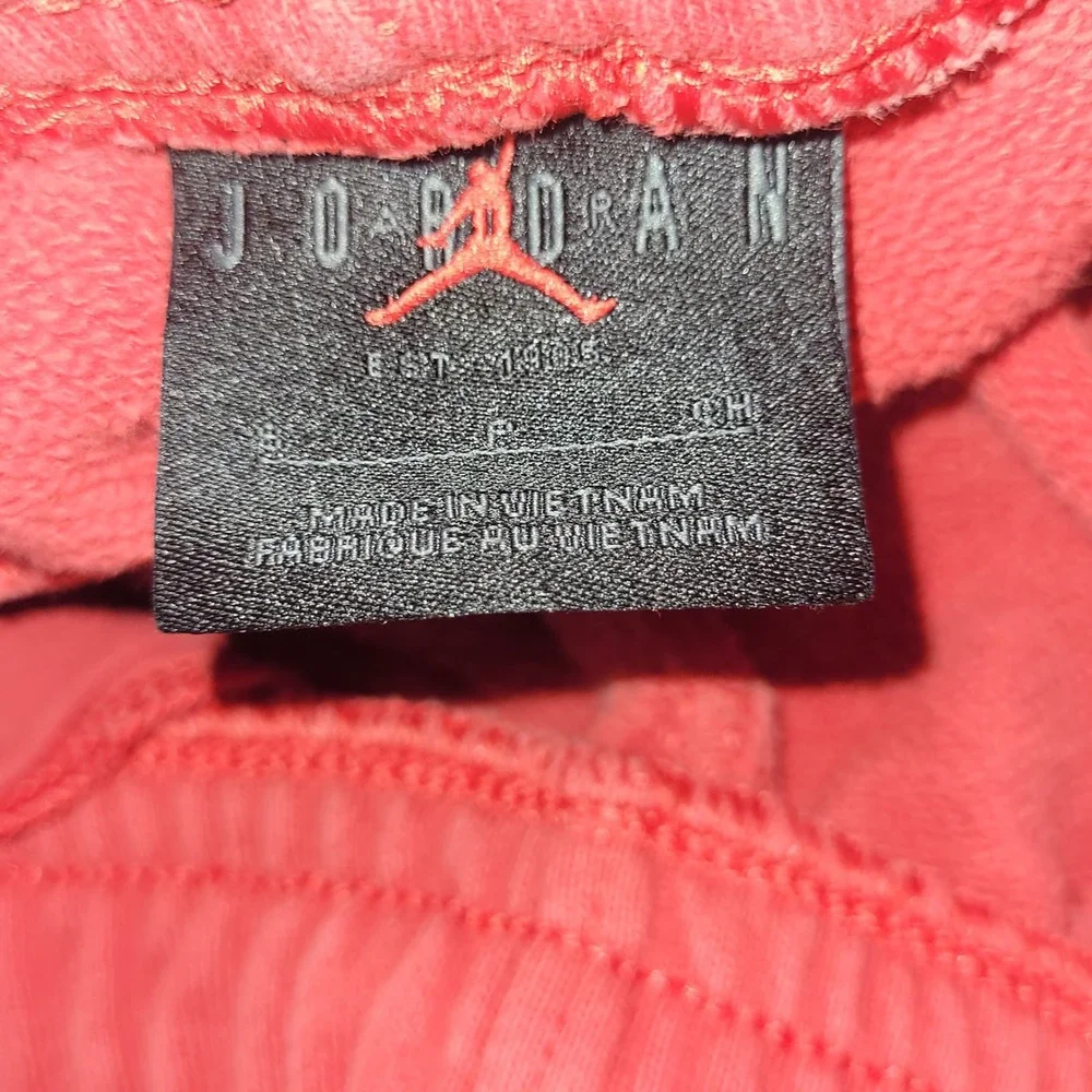 Jordan essentials flight